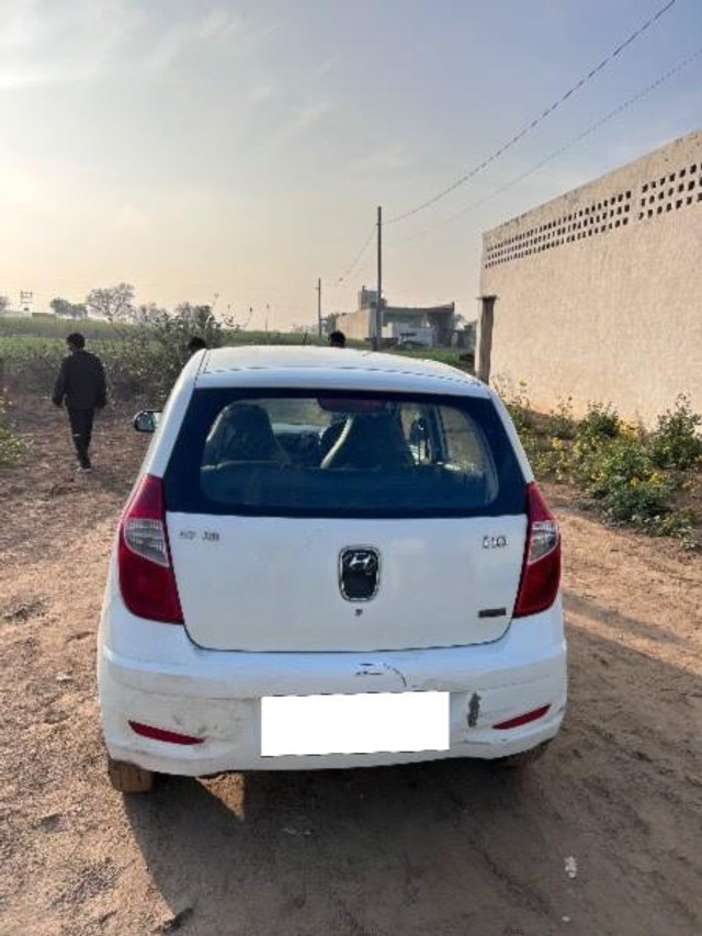 Second-hand 2011 Hyundai i10 Era for sale in Charkhi Dadri-2