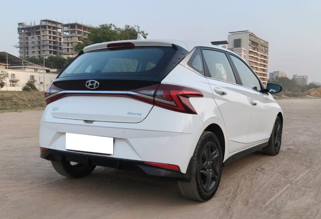 Second-hand 2022 Hyundai i20 Sportz BSVI for sale in Vadodara-9