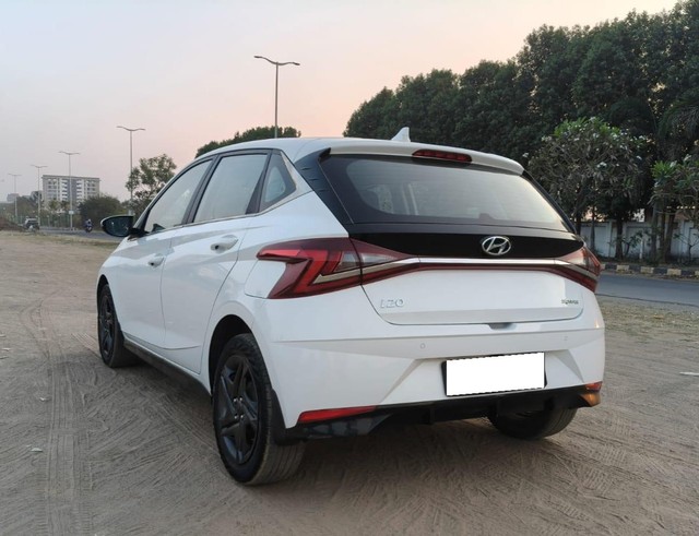 Second-hand 2022 Hyundai i20 Sportz BSVI for sale in Vadodara-8