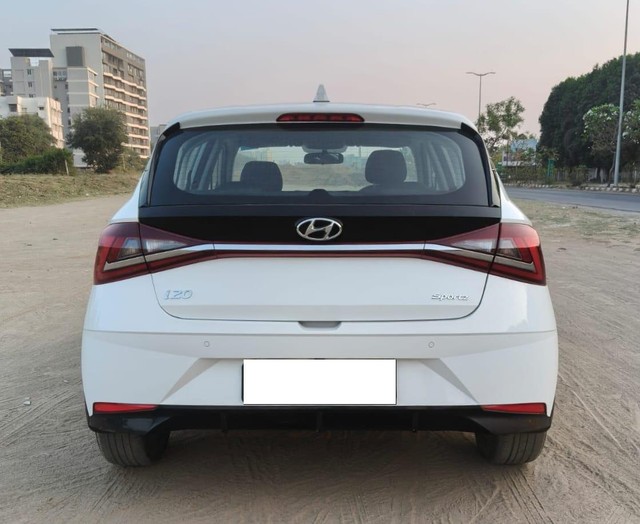 Second-hand 2022 Hyundai i20 Sportz BSVI for sale in Vadodara-2