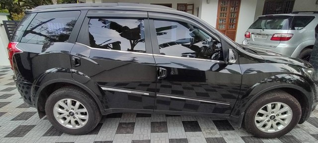 Second-hand 2016 Mahindra XUV500 W10 2WD for sale in Kollam-2