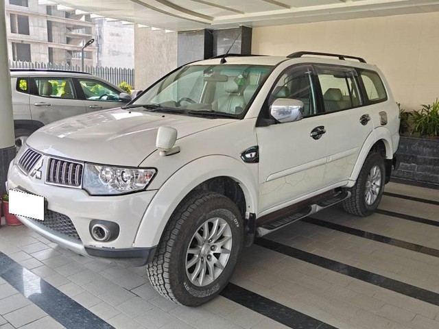 Second-hand 2012 Mitsubishi Pajero 2.8 GLX Sports for sale in Mohali-3