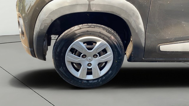 Second-hand 2018 Renault KWID 1.0 RXT for sale in Ahmedabad-29