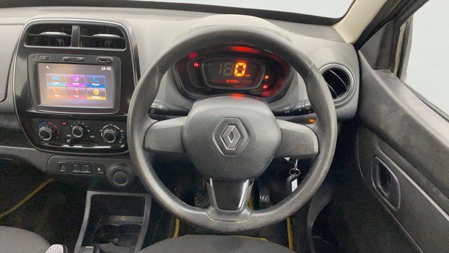 Second-hand 2018 Renault KWID 1.0 RXT for sale in Ahmedabad-3