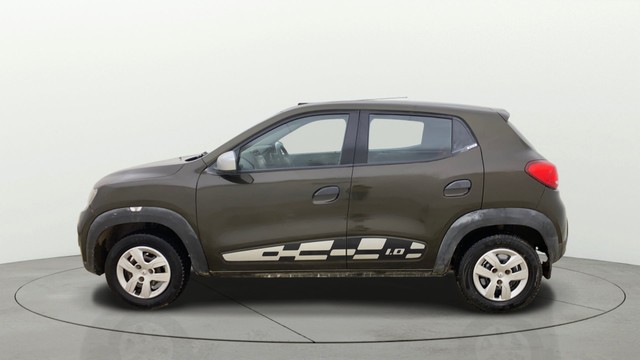 Second-hand 2018 Renault KWID 1.0 RXT for sale in Ahmedabad-16