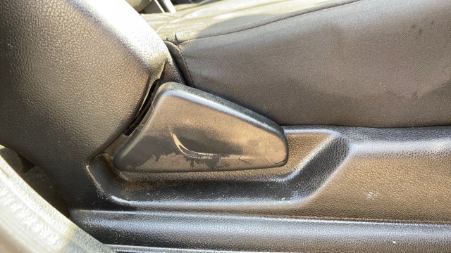 Second-hand 2018 Renault KWID 1.0 RXT for sale in Ahmedabad-5