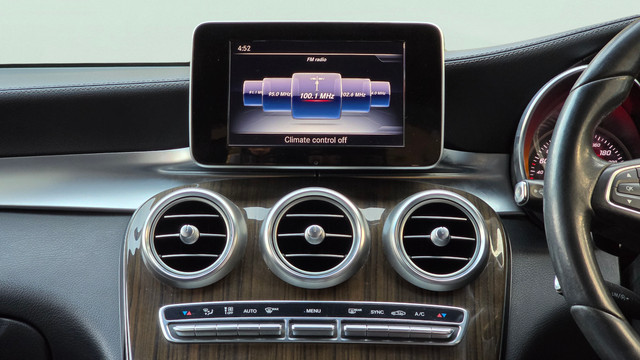 Mercedes-Benz GLC 220d 4MATIC Style Second-hand 2017 Mercedes-Benz GLC 220d 4MATIC Style for sale in New Delhi-12