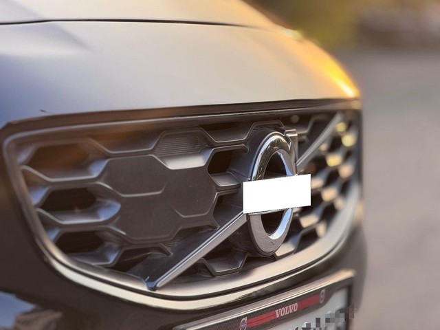 Second-hand 2017 Volvo S60 Cross Country D4 AWD BSIV for sale in Surat-6