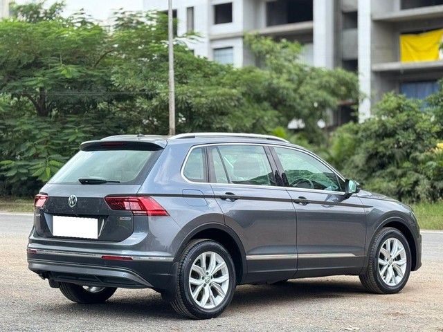 Second-hand 2019 Volkswagen Tiguan 2.0 TDI Comfortline for sale in Surat-9