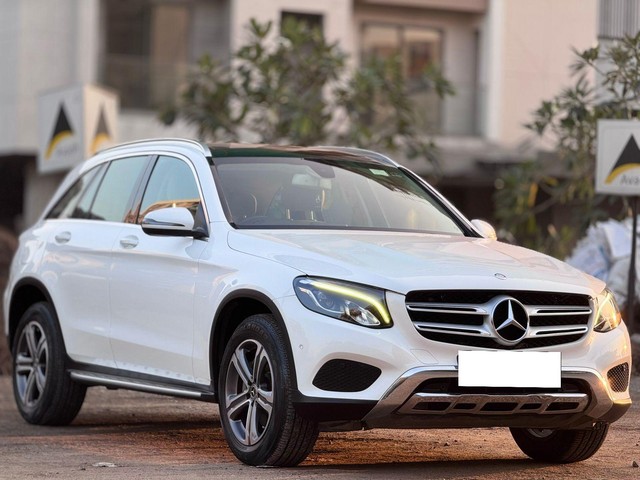 Mercedes-Benz GLC 220d 4MATIC Style Second-hand 2017 Mercedes-Benz GLC 220d 4MATIC Style for sale in Surat-0