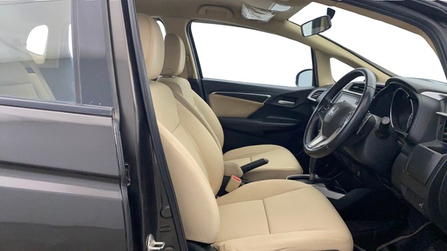 Second-hand 2019 Honda Jazz VX CVT for sale in Lucknow-15