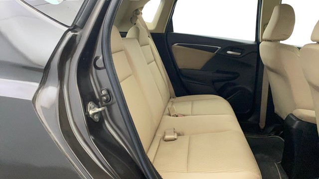 Second-hand 2019 Honda Jazz VX CVT for sale in Lucknow-16