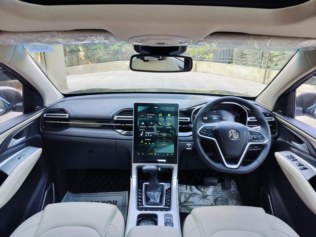 MG Hector Savvy Pro CVT 2023-2025 Second-hand 2025 MG Hector Savvy Pro CVT 2023-2025 for sale in Mumbai-5