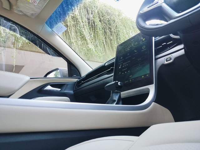 MG Hector Savvy Pro CVT 2023-2025 Second-hand 2025 MG Hector Savvy Pro CVT 2023-2025 for sale in Mumbai-12