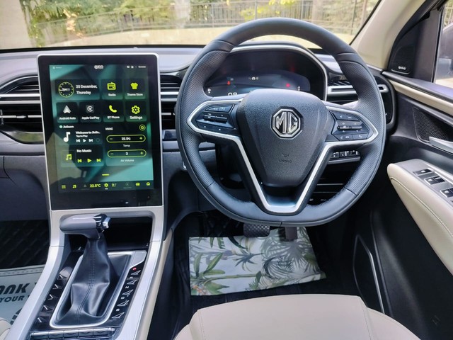 MG Hector Savvy Pro CVT 2023-2025 Second-hand 2025 MG Hector Savvy Pro CVT 2023-2025 for sale in Mumbai-13