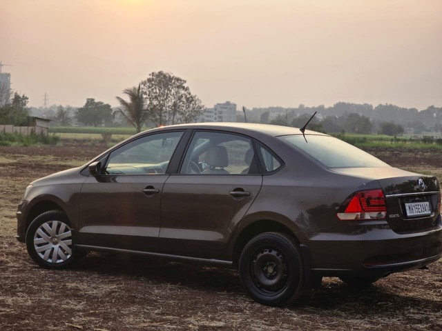 Volkswagen Vento 1.5 TDI Comfortline Second-hand 2015 Volkswagen Vento 1.5 TDI Comfortline for sale in Nashik-5