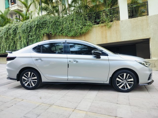 Second-hand 2022 Honda City ZX CVT for sale in Mumbai-1