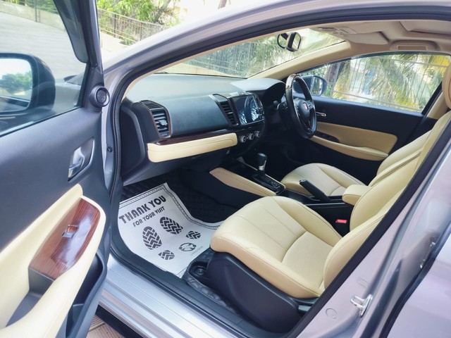 Second-hand 2022 Honda City ZX CVT for sale in Mumbai-9