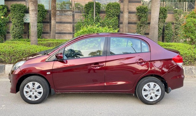 Honda Amaze S AT i-Vtech Second-hand 2015 Honda Amaze S AT i-Vtech for sale in New Delhi-4