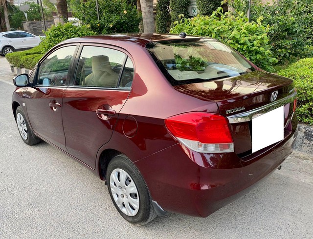 Honda Amaze S AT i-Vtech Second-hand 2015 Honda Amaze S AT i-Vtech for sale in New Delhi-3