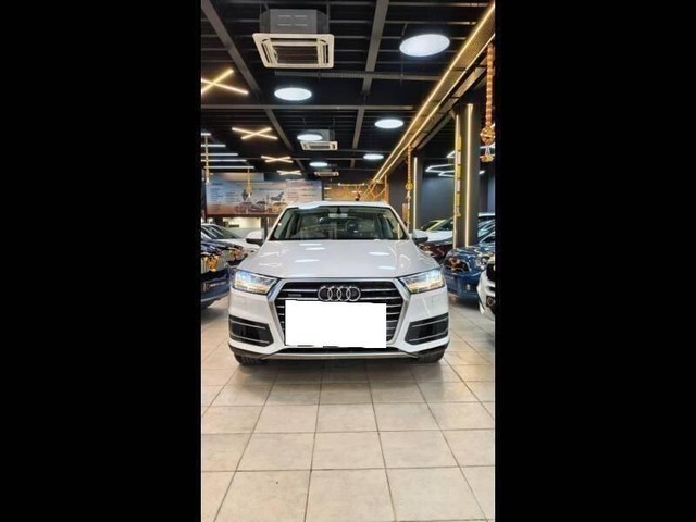 Second-hand 2017 Audi Q7 45 TDI Quattro Premium Plus for sale in Nashik-3