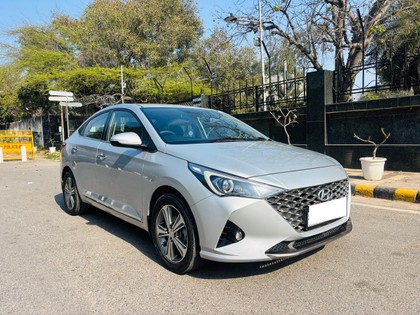 Hyundai Verna CRDi 1.6 SX Option Second-hand 2017 Hyundai Verna CRDi 1.6 SX Option for sale in New Delhi