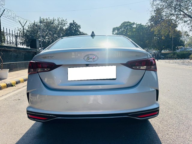 Second-hand 2017 Hyundai Verna CRDi 1.6 SX Option for sale in New Delhi-2