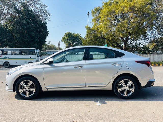 Second-hand 2017 Hyundai Verna CRDi 1.6 SX Option for sale in New Delhi-3