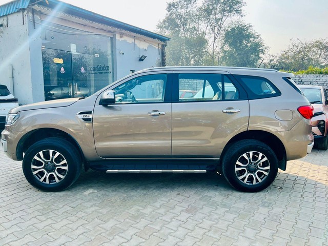 Second-hand 2019 Ford Endeavour Titanium Plus 4X2 for sale in Faridabad-4