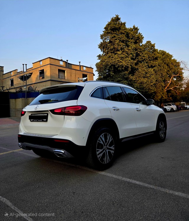 Second-hand 2024 Mercedes-Benz GLA 200 for sale in New Delhi-10
