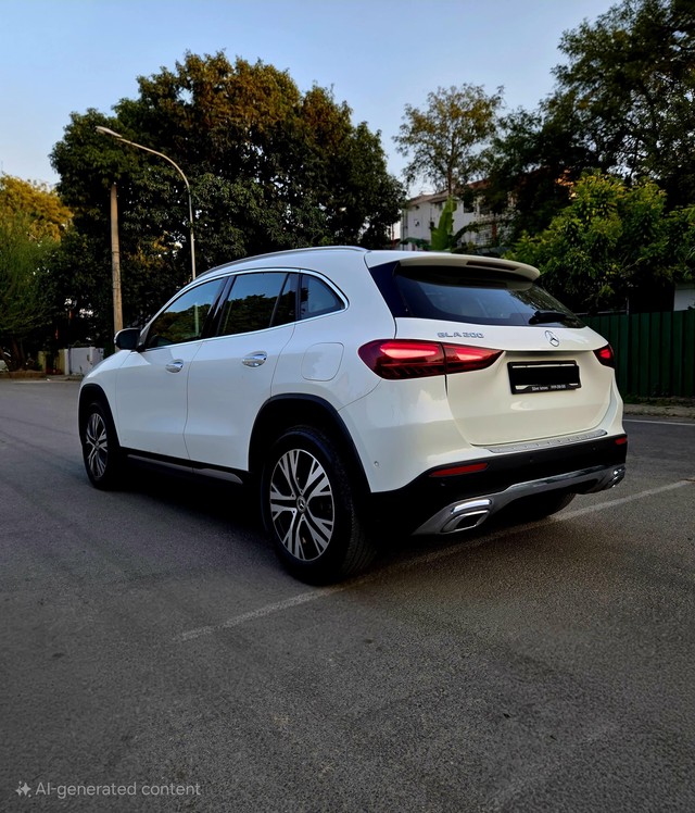 Second-hand 2024 Mercedes-Benz GLA 200 for sale in New Delhi-9