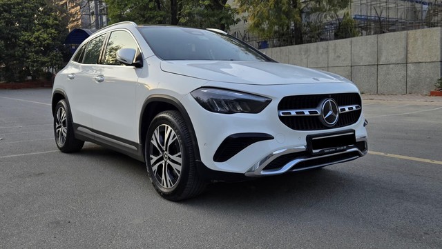 Second-hand 2024 Mercedes-Benz GLA 200 for sale in New Delhi-16