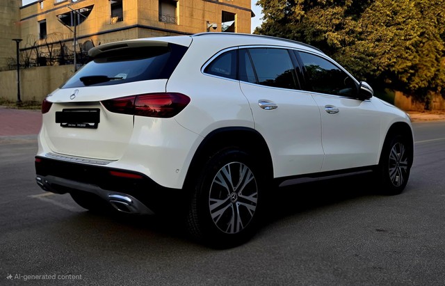 Second-hand 2024 Mercedes-Benz GLA 200 for sale in New Delhi-14
