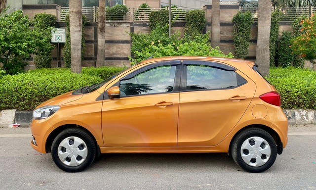 Second-hand 2016 Tata Tiago 1.2 Revotron XZ for sale in New Delhi-5