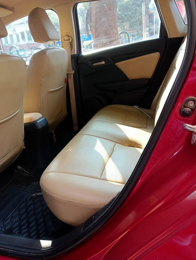 Second-hand 2022 Honda Jazz V for sale in Kolkata-7