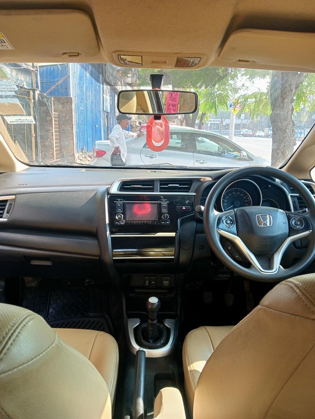 Second-hand 2022 Honda Jazz V for sale in Kolkata-8