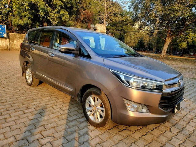 Second-hand 2020 Toyota Innova Crysta 2.8 GX AT BSIV for sale in New Delhi-6