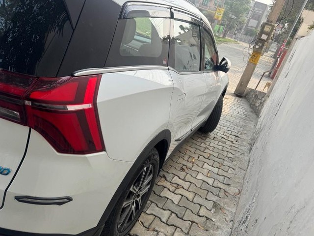 Second-hand 2022 Mahindra XUV700 AX7 Diesel AT BSVI for sale in Kurukshetra-4