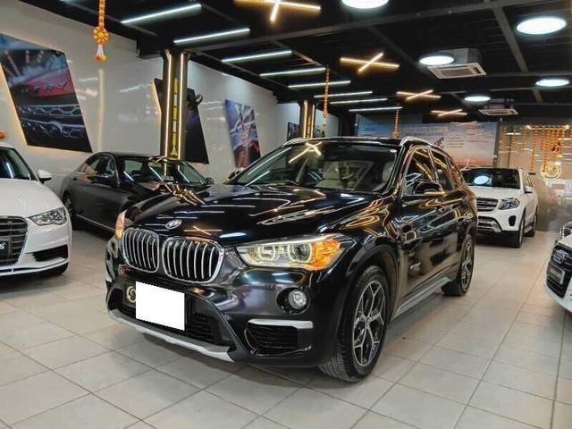 Second-hand 2017 BMW X1 sDrive 20d xLine for sale in Mumbai-2