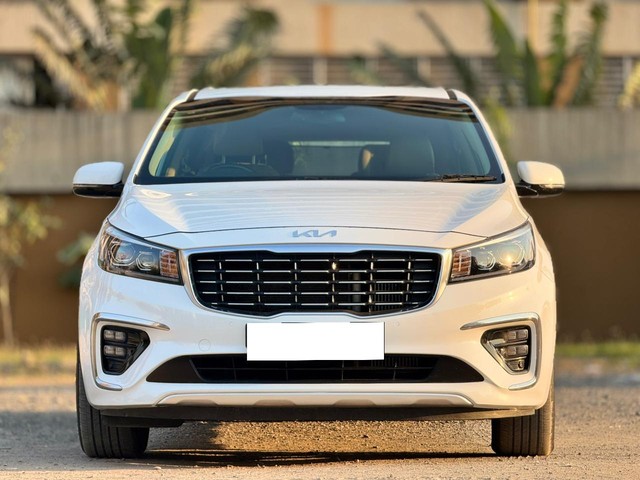 Second-hand 2023 Kia Carnival Limousine Plus for sale in Surat-5