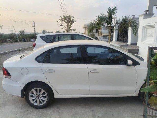 Second-hand 2017 Volkswagen Vento 1.5 TDI Highline AT for sale in Dungarpur-4