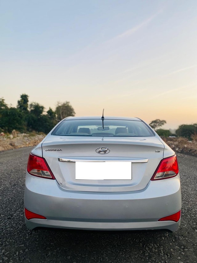 Second-hand 2015 Hyundai Verna 1.6 VTVT S for sale in Ahmedabad-2