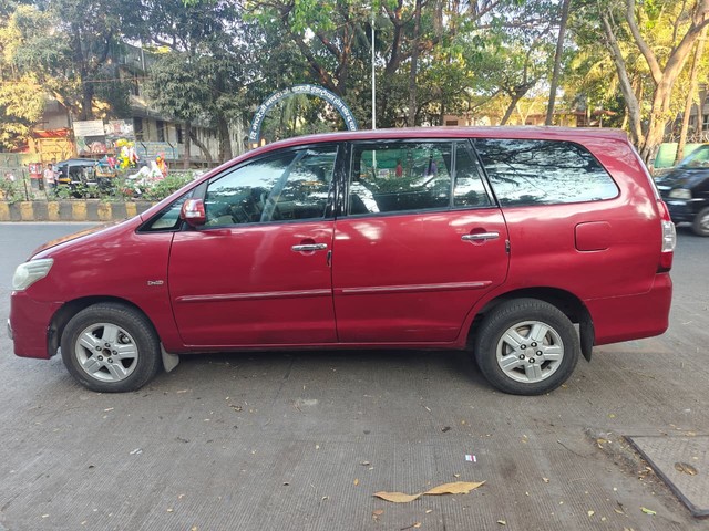 Second-hand 2008 Toyota Innova 2.5 V Diesel 8-seater for sale in Mumbai-7