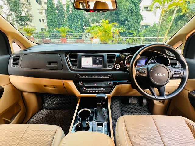 Second-hand 2022 Kia Carnival Limousine Plus for sale in Mumbai-12