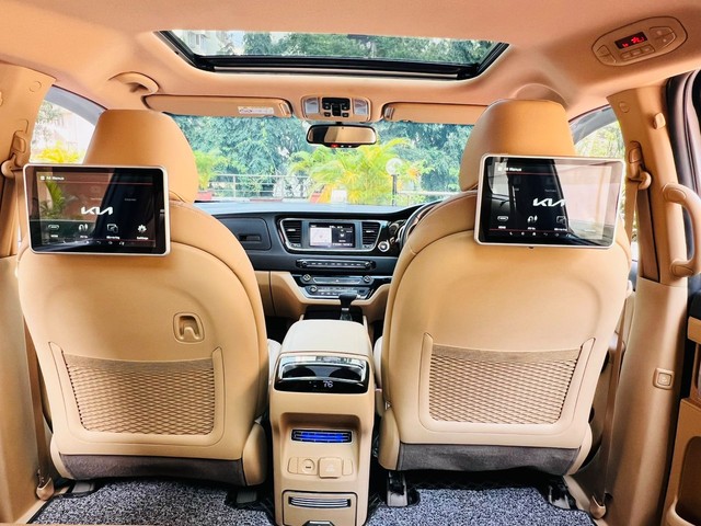 Second-hand 2022 Kia Carnival Limousine Plus for sale in Mumbai-15