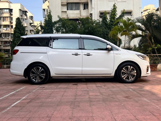 Second-hand 2022 Kia Carnival Limousine Plus for sale in Mumbai-1