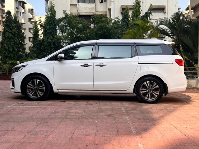 Second-hand 2022 Kia Carnival Limousine Plus for sale in Mumbai-3