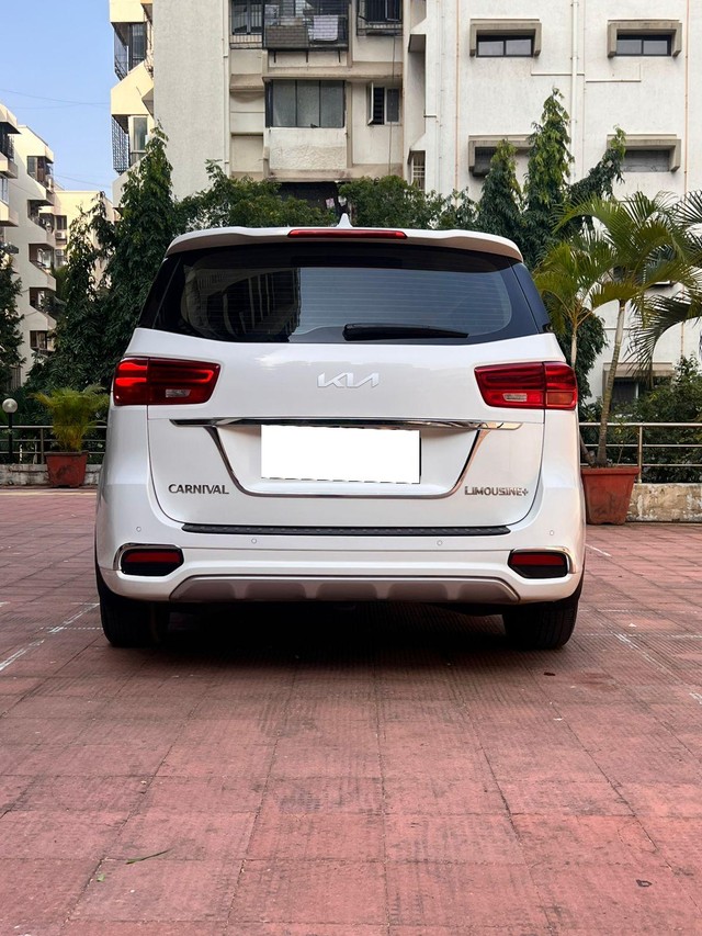 Second-hand 2022 Kia Carnival Limousine Plus for sale in Mumbai-2