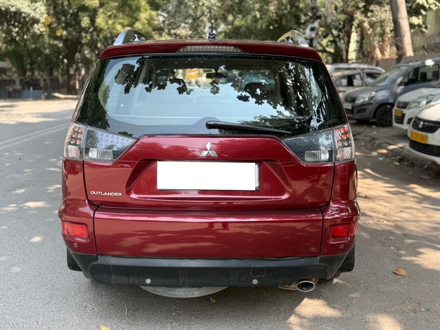 Mitsubishi Outlander 2.4 Second-hand 2011 Mitsubishi Outlander 2.4 for sale in New Delhi-2