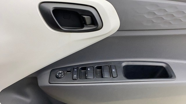 Second-hand 2021 Hyundai Grand i10 Nios Magna CNG for sale in Mumbai-17